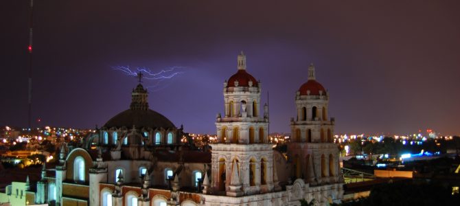 Viajar por la carretera desde Puebla en auto Viajar por la carretera desde Puebla en auto